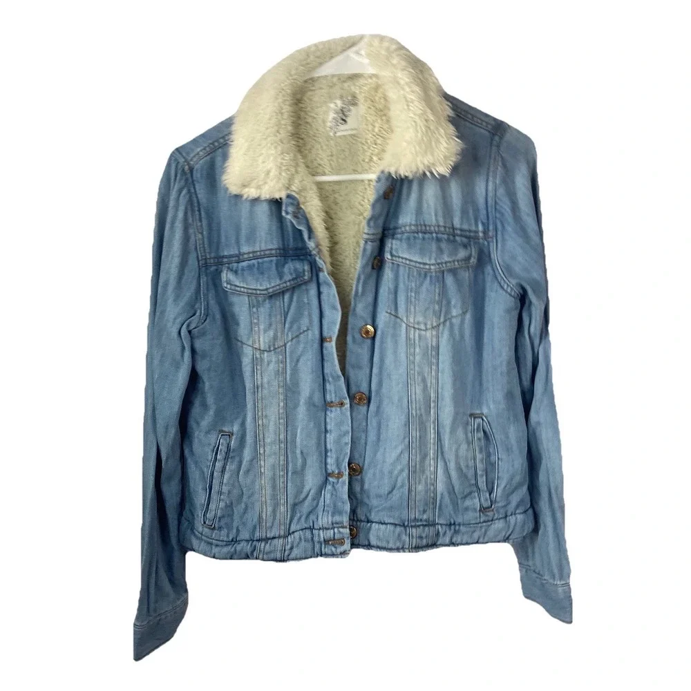 Altar'd State Sherpa Lined Denim‎ Trucker Jacket Womens Est Small Light Wash